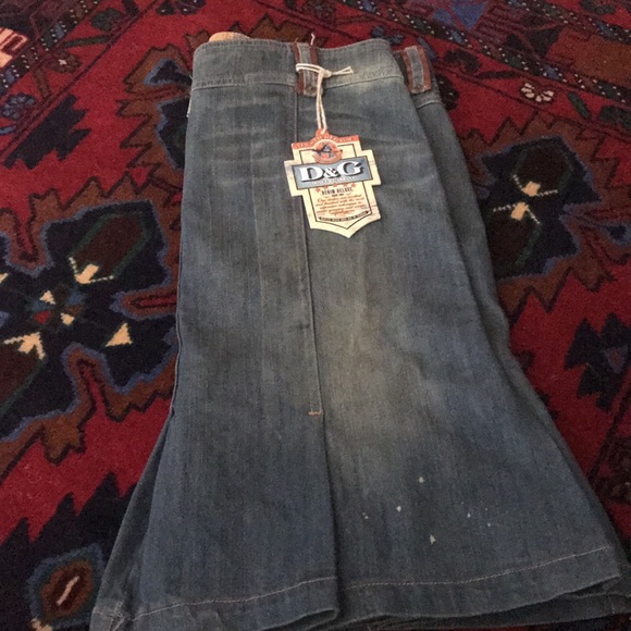 Dolce and Gabbana denim skirt! - Picture 2 of 16